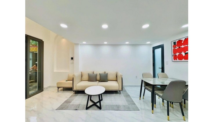 Nhà mới ở ngay đón tết, 3 tầng30m², 2PN, 3WC, Nguyễn Văn Nghi, gần ĐHCN4. 4 x 7.5m. Chỉ 3.85 tỷ